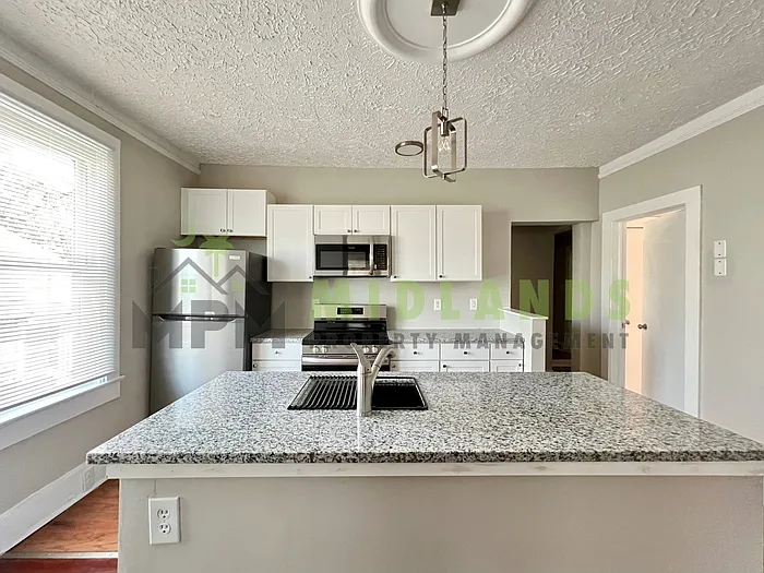 2326 Stark St #A — Photo 23