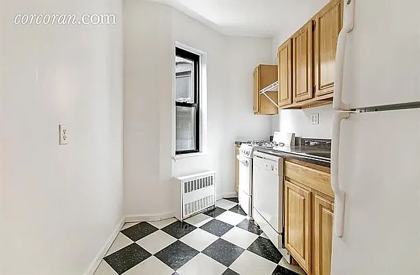 2nd image of 217 6th Ave #3R
