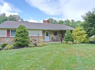 87 Bitting Rd, Alburtis, PA 18011