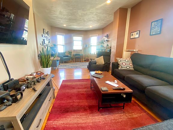 5th image of 17 Harbor View St #3