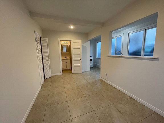 2nd image of 921 Monterey Blvd #918