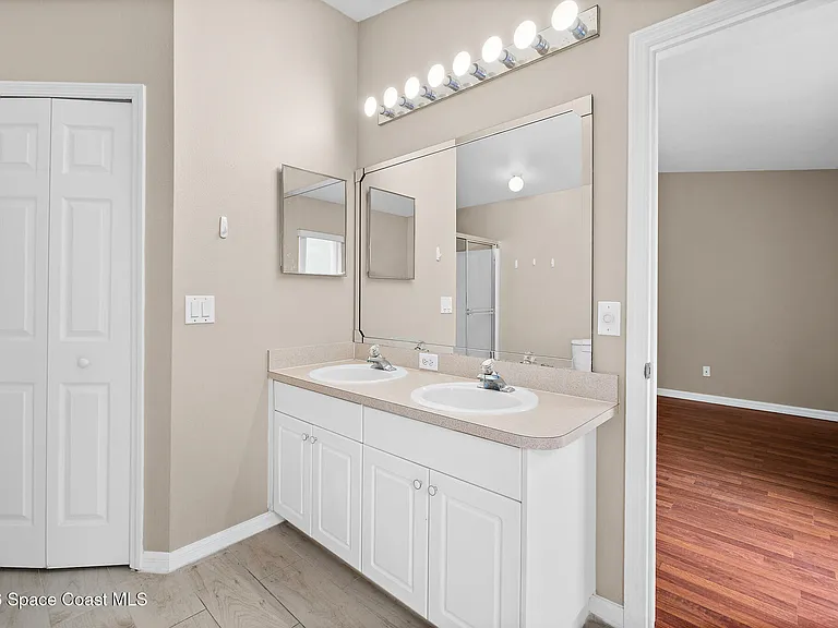 2467 Deercroft Dr — Photo 31
