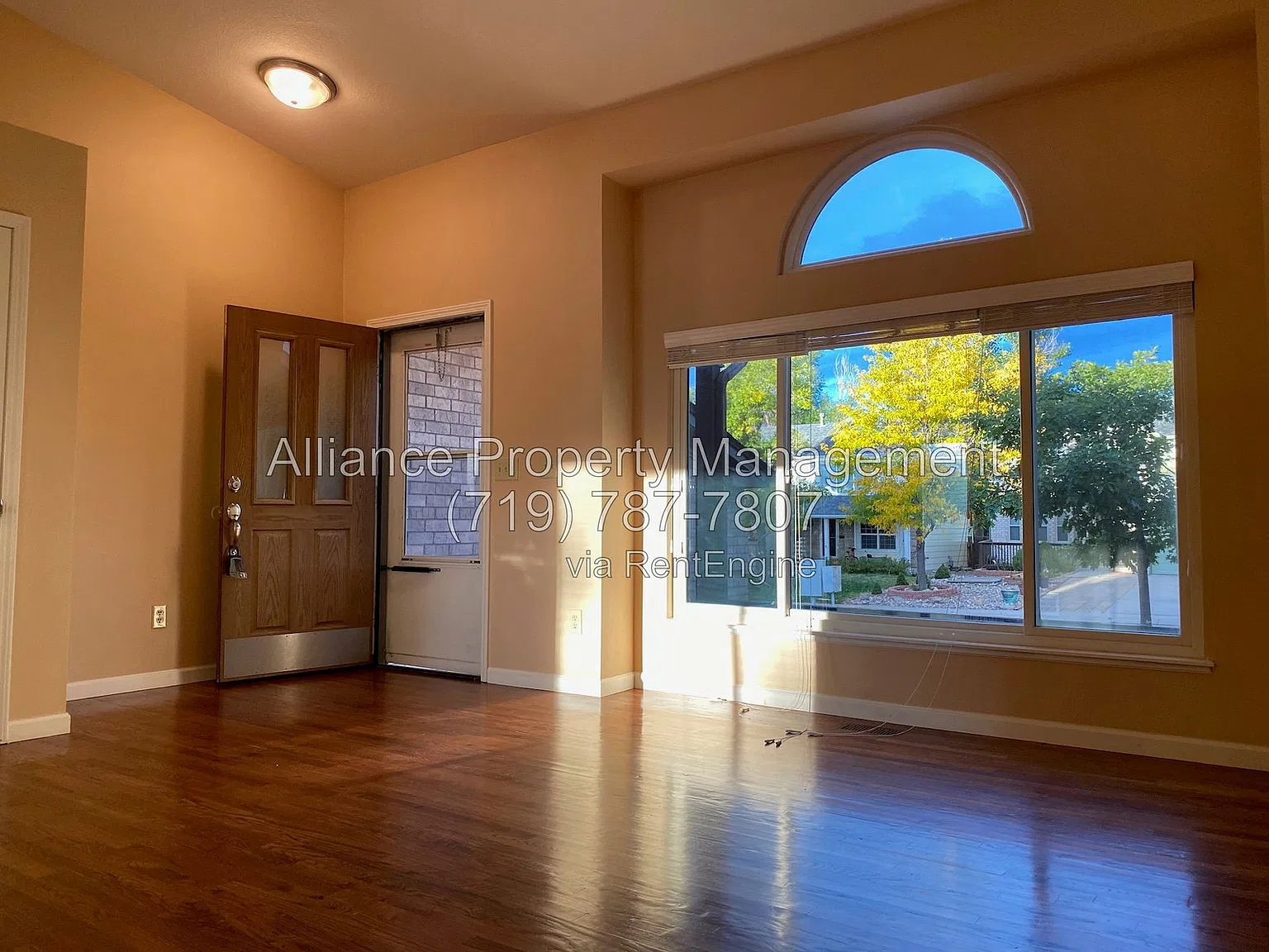 4 bed, 3.5 bath, 2247 sqft, $2,395 — Photo 3