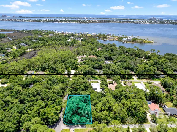 5600 Blk North Shore Rd #1, Pensacola, FL 32507