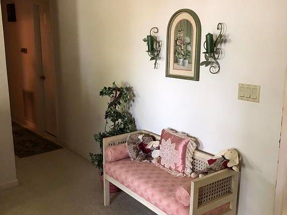 3rd image of 164 Dovenshire Dr