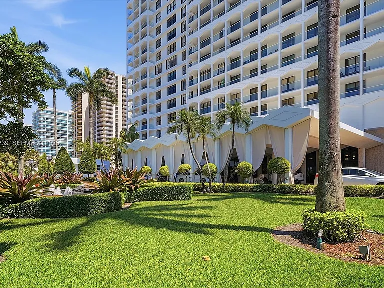 9801 Collins Ave #14D — Photo 14