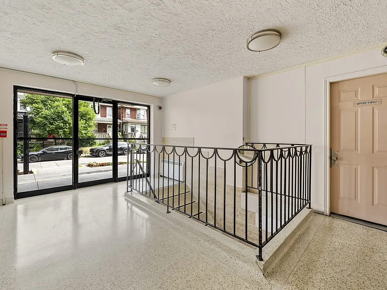 20 Erie Ave — Photo 4