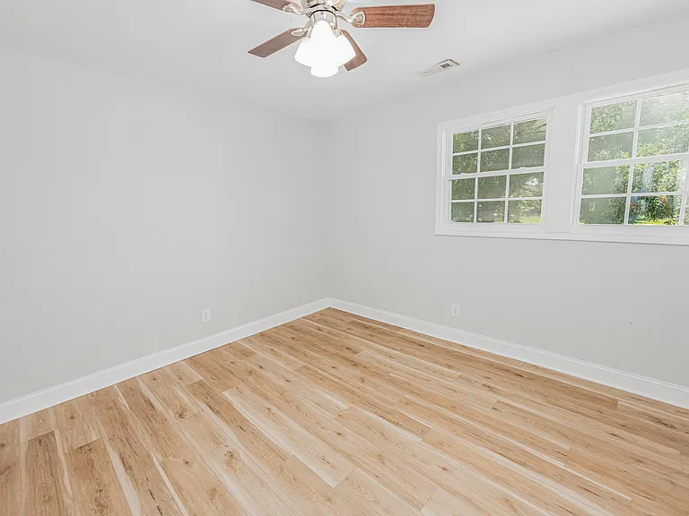218 Forest View Dr — Photo 11