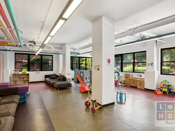 385 Grand Street L502 image 21 of 21