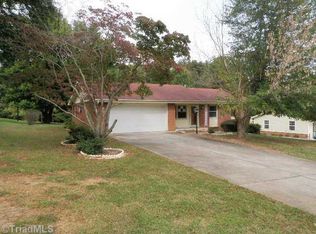 2611 Creekwood Dr, Winston Salem, NC 27103