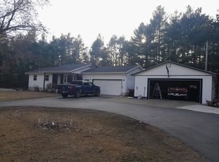 539 N 3rd Ave, Redgranite, WI 54970
