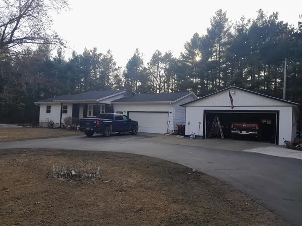 539 N 3rd Ave, Redgranite, WI 54970