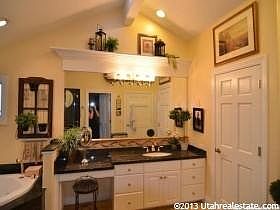 5th image of 1115 E East Mountain Dr