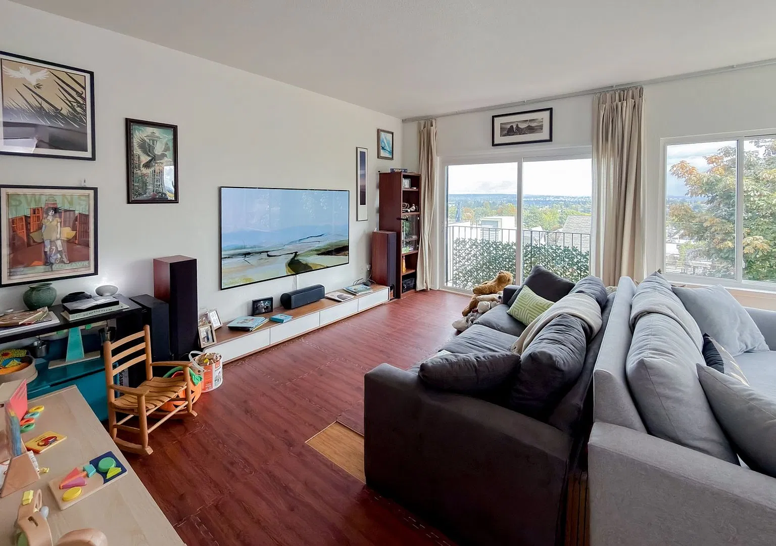 Central 2BR Condo with a View — Photo 2