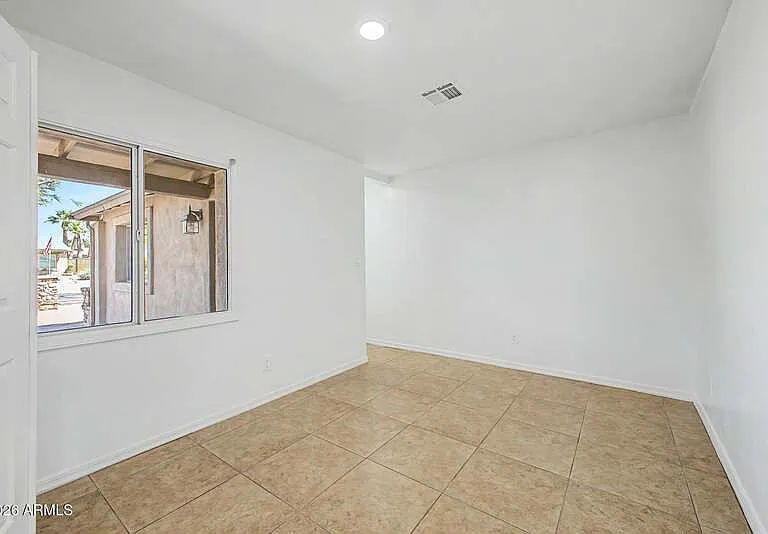2601 E Dahlia Dr — Photo 10