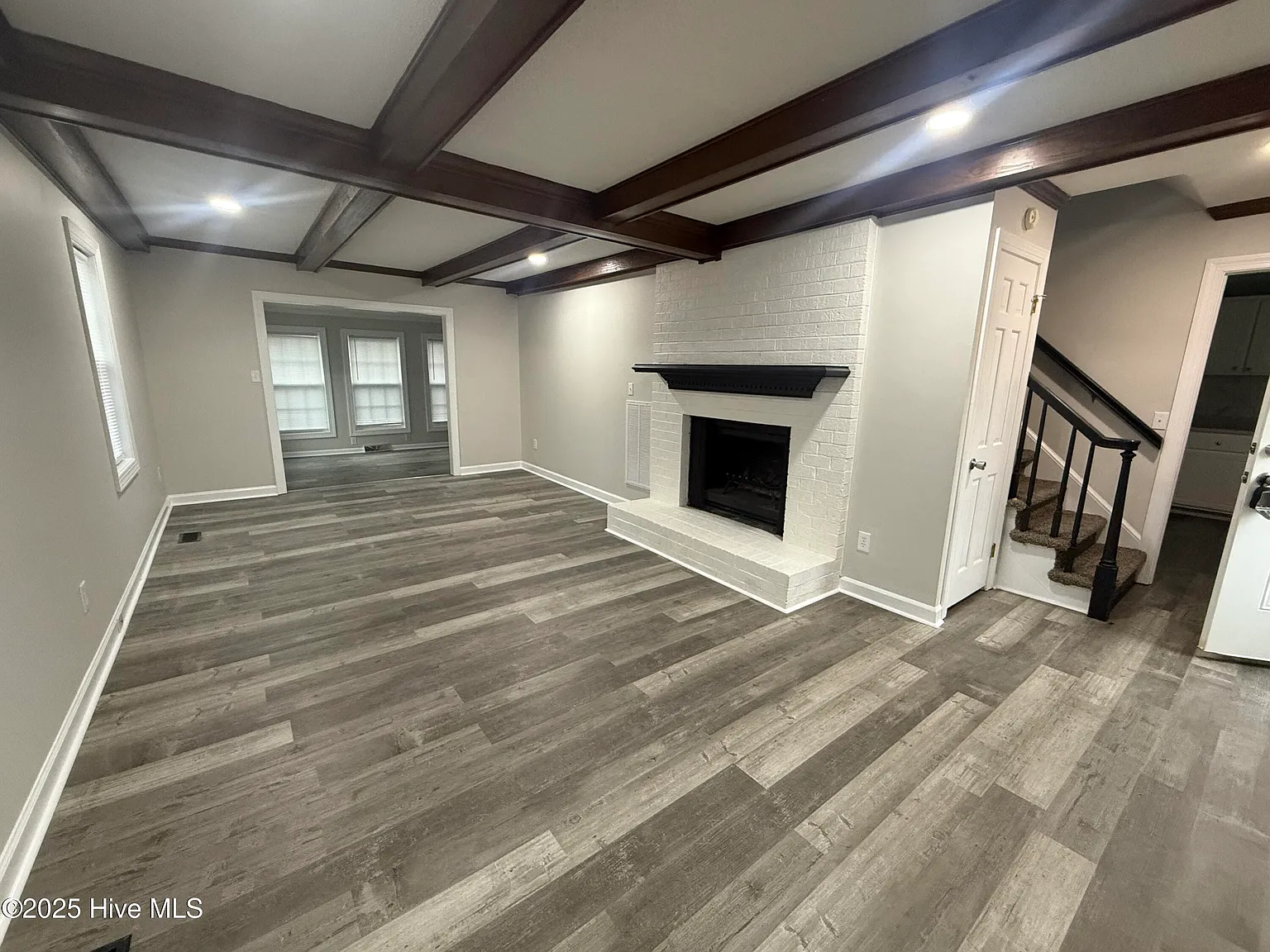 3 bed, 2.0 bath, 1795 sqft, $1,700 — Photo 2