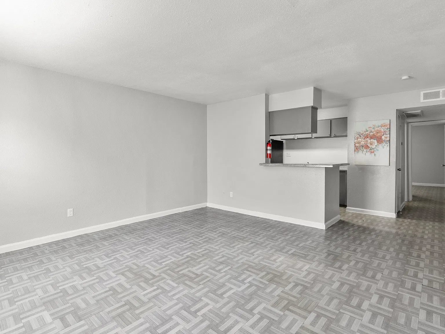 Buena Villa Apartments — Photo 4