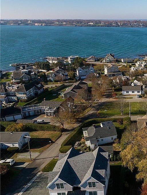 34 Hoover Rd, Middletown, RI 02842 Zillow