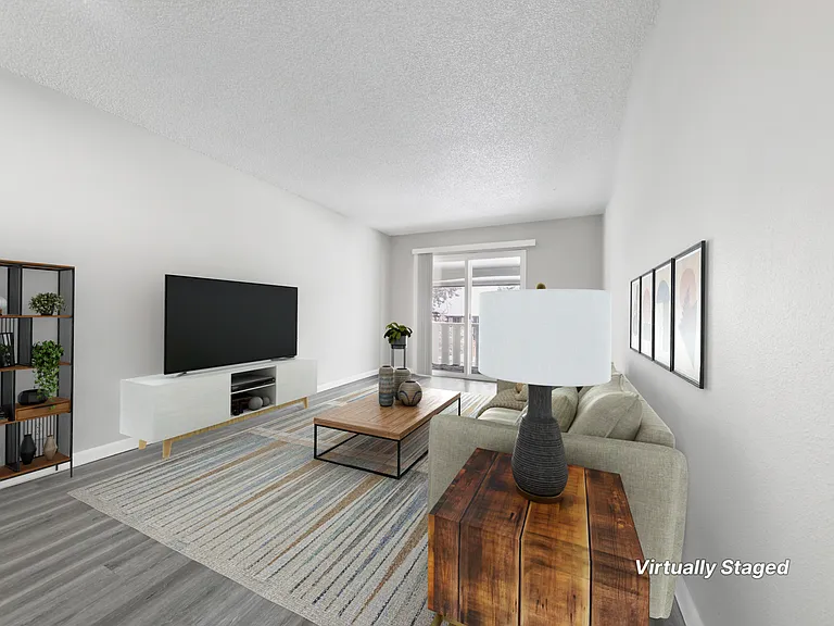 Marmont Apartments — Photo 20