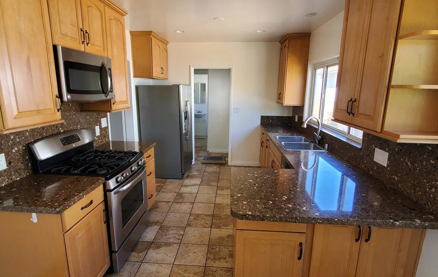 429 N Croft Avenue — Photo 3