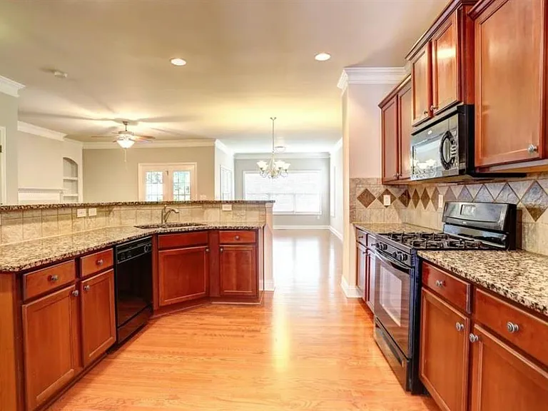12820 Doe Dr — Photo 9