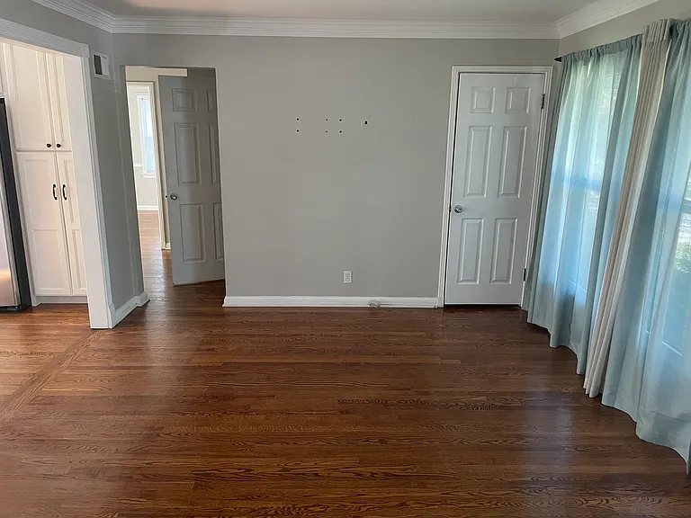 6936 Ravenscroft Dr — Photo 6