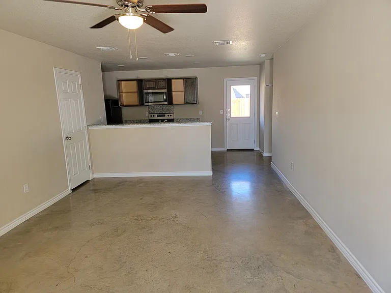 507 Stringer St #B — Photo 2