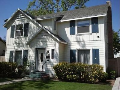 2323 A St, Bakersfield, CA, 93301