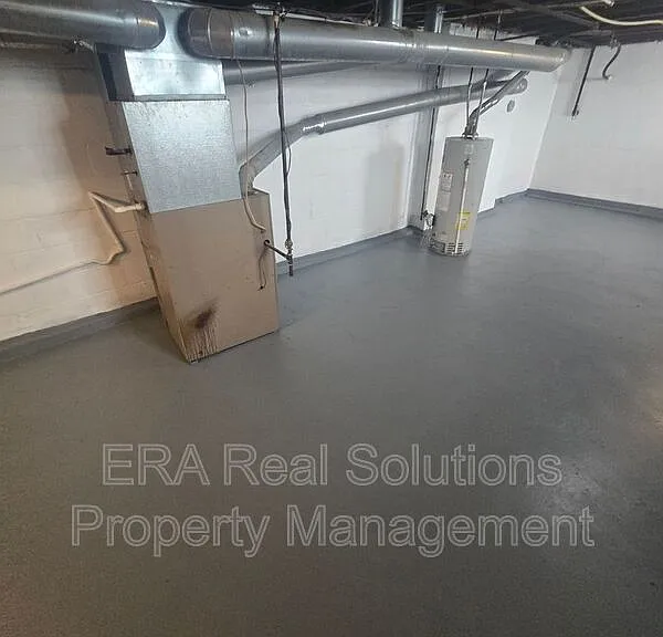 54 N Ogden Ave — Photo 16