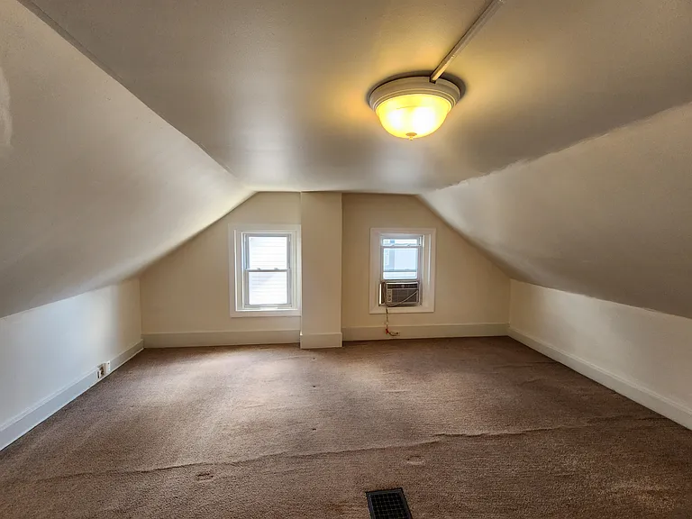 Large oversized master bedroom floor