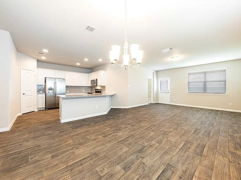 109 Jubilee Dr — Photo 4