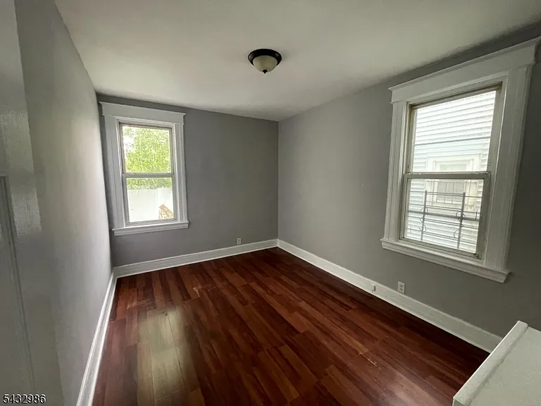 8 Treacy Ave — Photo 5
