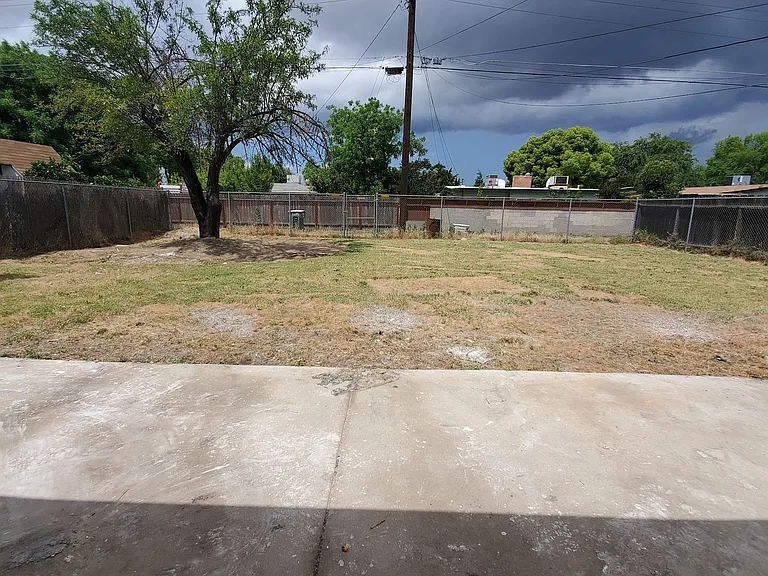 1415 De Witt Ave — Photo 14