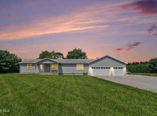 14158 Self Rd, Bowling Green, OH 43402