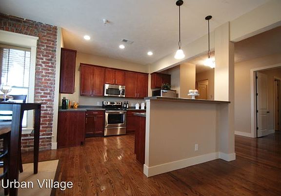 4th image of 2934 Leavenworth St APT 102
