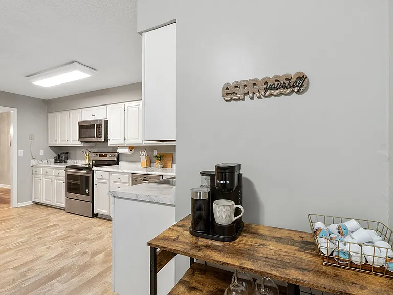 1207 Timbers Ln — Photo 6