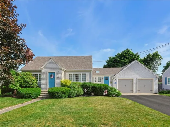 80 Circuit Dr, Riverside, RI 02915