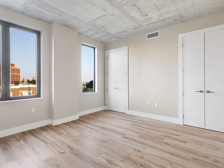 3707 Blackstone Ave #703 — Photo 8