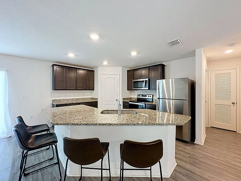 1407 Hillsborough Way — Photo 12
