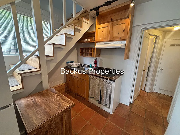 1580 Wanda Ave #A — Photo 3