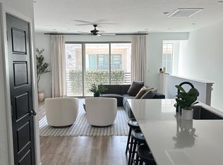 10968 N Honeysuckle Dr, Fresno, CA 93730