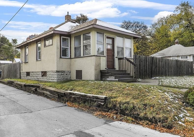1st image of 415 Dowling Ave N