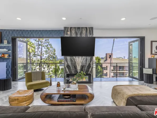 137 N Doheny Dr, Los Angeles, CA