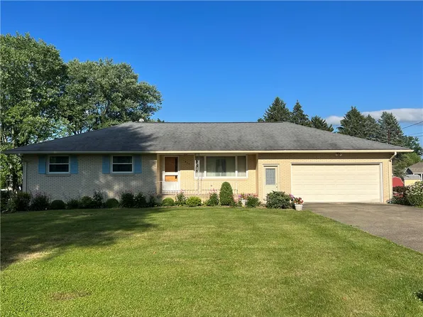 975 Gail Dr, Hermitage, PA 16148