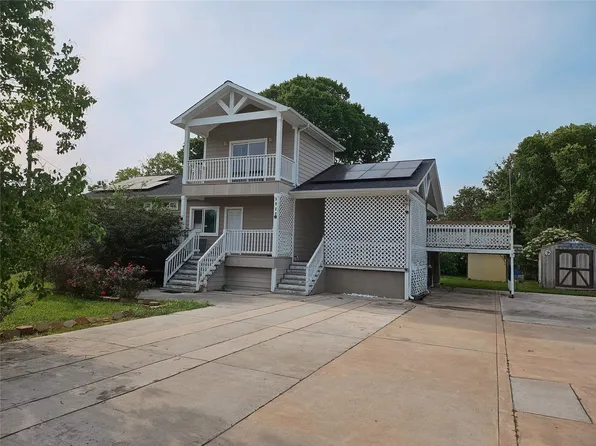 5821 Woodview Dr, Humble, TX 77396