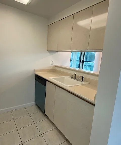 1268 Broadway W #310 — Photo 9