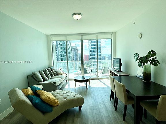 2nd image of 1111 SW 1st Ave #3018