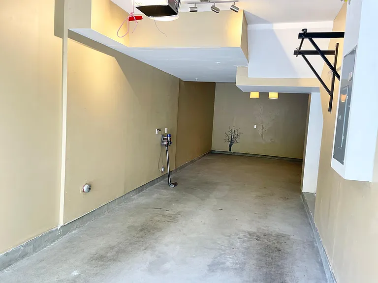 Tandem Garage
