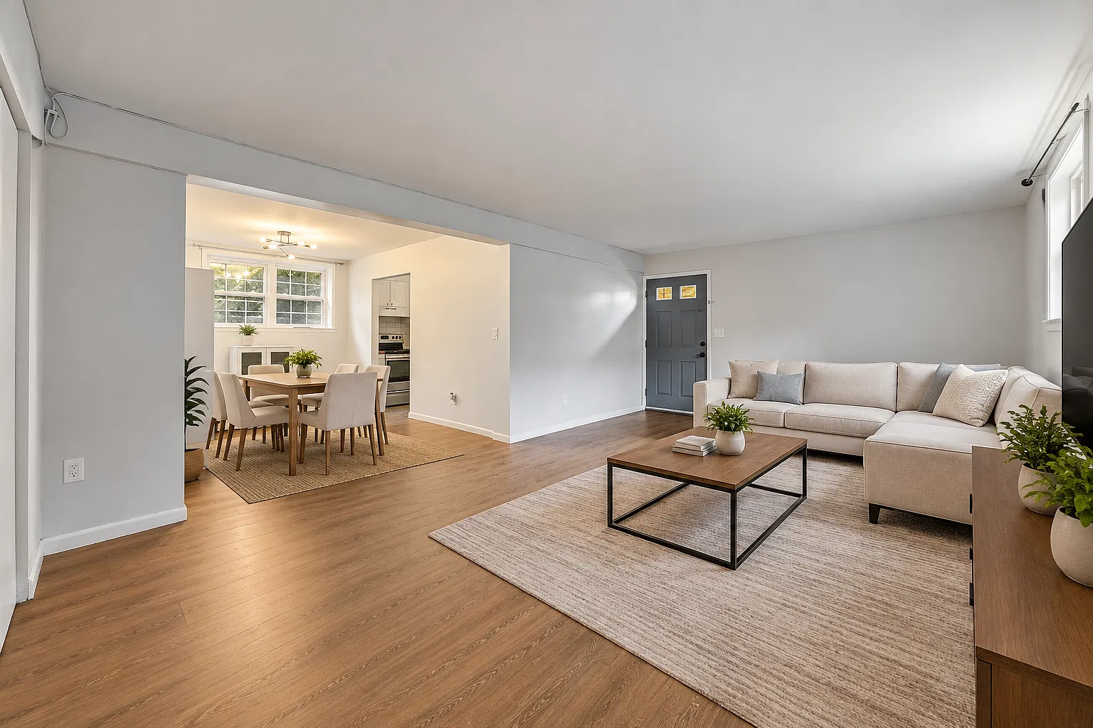 3 bed, 1300 sqft, $3,300 — Photo 1