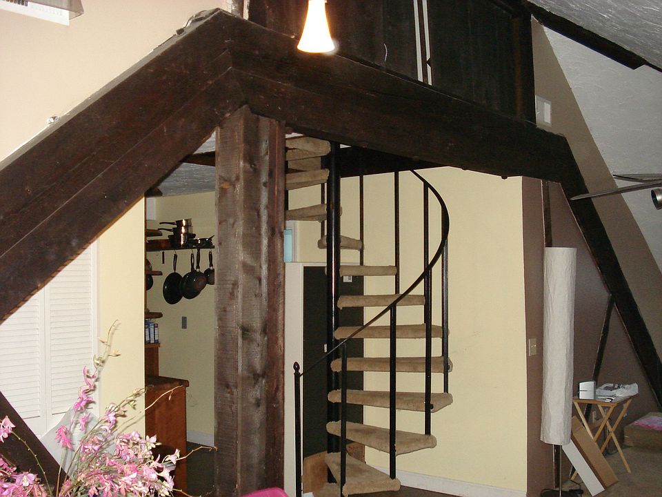 2nd image of 31 Elizabeth St APT 301